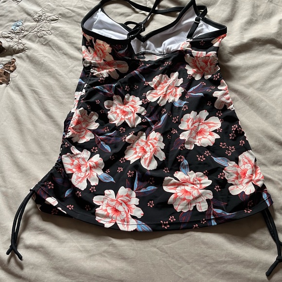 Tanking Top - Picture 1 of 3